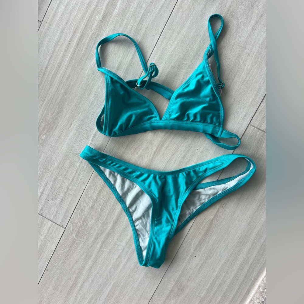 Turqoise sexy bikini